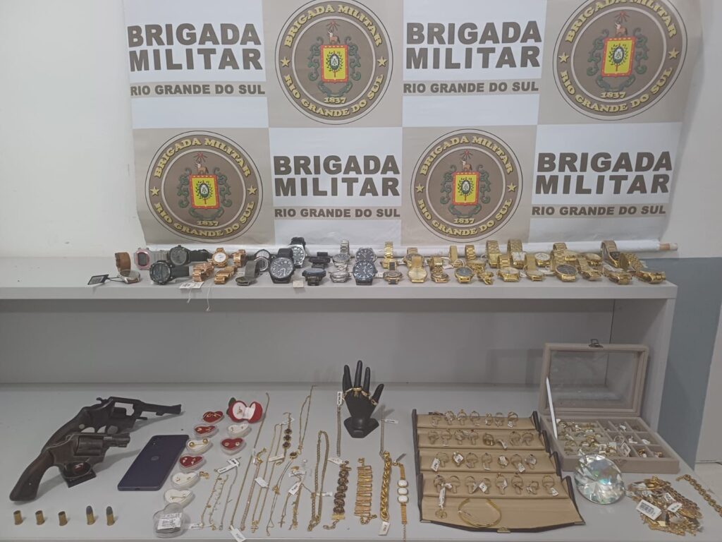 Casal é preso após roubo a relojoaria em Trindade do Sul; ação termina com mortos em Entre Rios do Sul