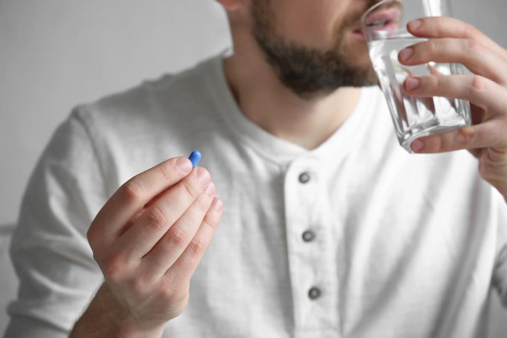 Uso de medicamentos para disfunção erétil é seguro para cardíacos, desde que avaliado por especialista