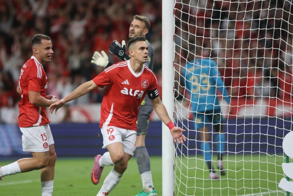Inter vence Sport por 2 a 0 no Beira-Rio e se afasta da zona de rebaixamento no Brasileirão