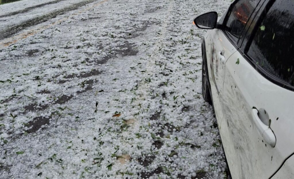 Granizo provoca destruição em Sarandi e deixa mais de 100 famílias desalojadas