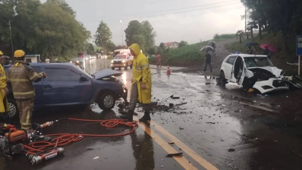 Colisão frontal na ERS-129 mata motorista de 67 anos e deixa três feridos entre Dois Lajeados e Guaporé
