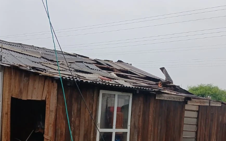 Temporal destelha 17 casas e derruba postes em Cruz Alta; outras cidades do RS também registram danos