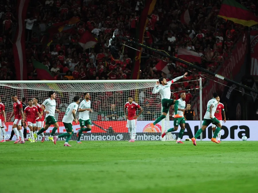 Inter perde para o Palmeiras no Beira-Rio, entra no Z-4 e volta atenções ao Gauchão