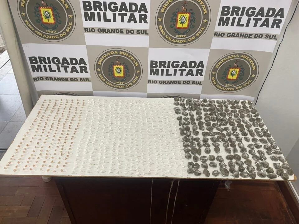 Adolescente de 15 anos é apreendido com mais de 900 porções de drogas em Farroupilha