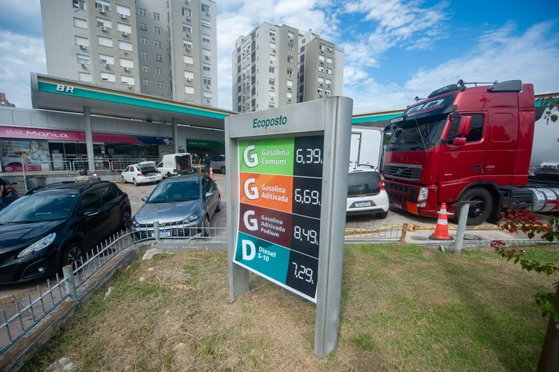Alta do diesel reduz horários de ônibus e leva municípios do RS a decretarem emergência