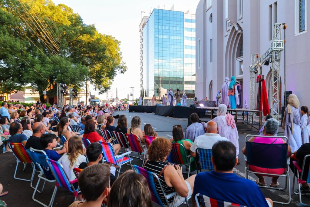 Espetáculo “Me dê a sua mão” emociona público na Sexta-feira Santa em Cruz Alta