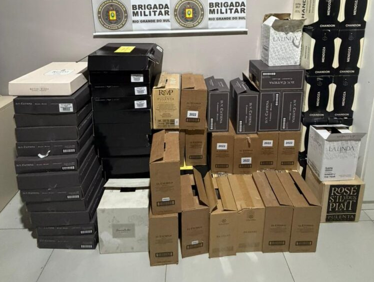 Brigada Militar apreende 350 garrafas de vinhos argentinos transportadas irregularmente em Pontão
