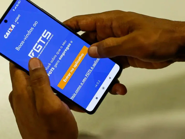 Trabalhadores já podem consultar uso do FGTS para renegociação de dívidas no Novo Desenrola Brasil