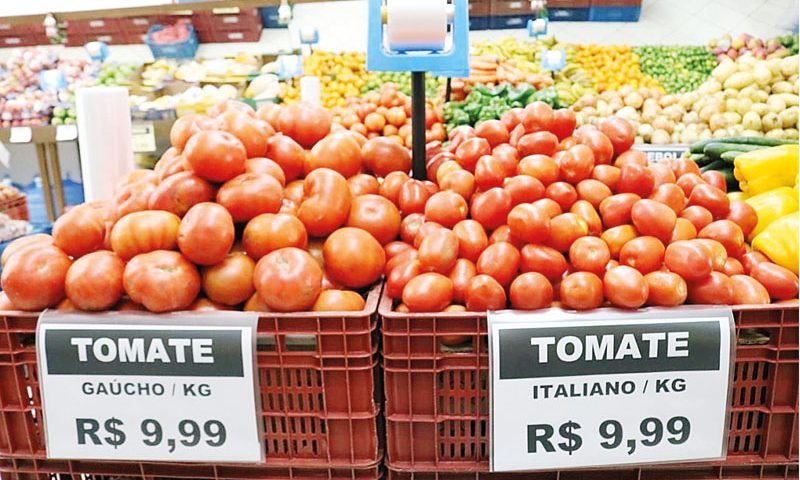 Guerra no Oriente Médio já pesa no bolso dos gaúchos e dispara preços de verduras, frutas e combustíveis
