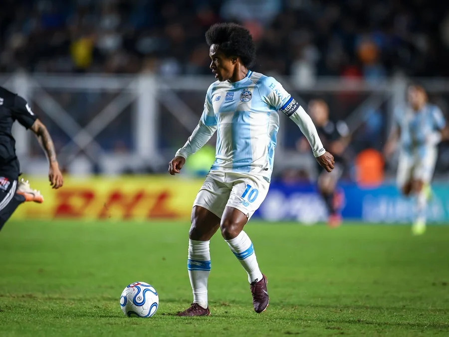 Após especulações sobre saída, Willian afirma que pretende cumprir contrato com o Grêmio até dezembro