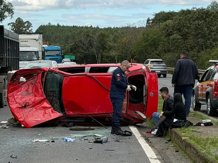 Deputado Giovani Cherini e esposa escapam sem ferimentos após acidente envolvendo quatro veículos na BR-386