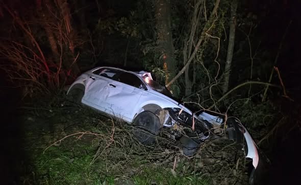 Três mulheres ficam feridas após carro atingir boi na rodovia entre Getúlio Vargas e Ventarra Baixo