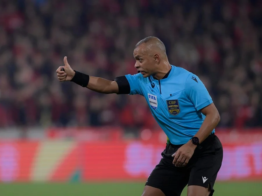 Árbitro brasileiro comandará jogo de abertura da Copa do Mundo no Estádio Azteca