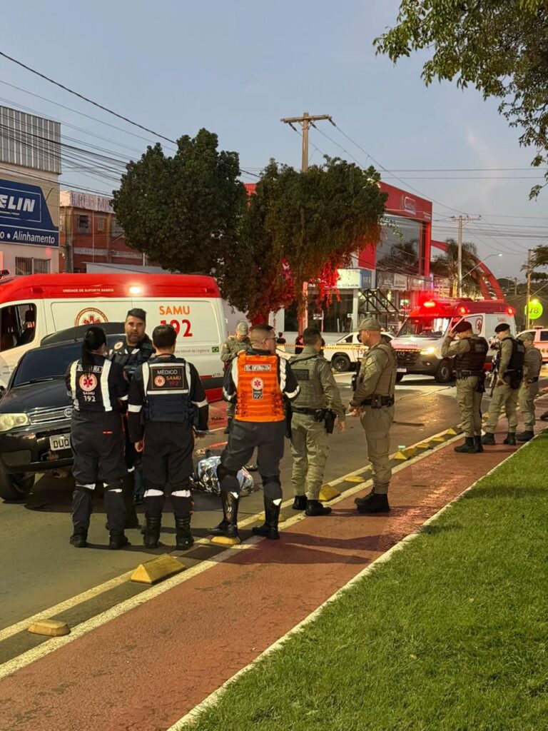 Ciclista de 54 anos morre após cair na pista e ser atropelado na Avenida Brasil, em Passo Fundo