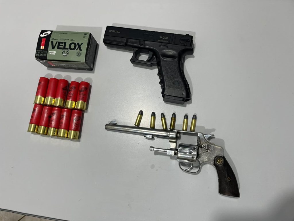 Operação da Polícia Civil prende três pessoas e apreende armas e munições em Ernestina e Ibirapuitã