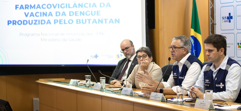 Ministério da Saúde suspende temporariamente vacinação contra dengue do Butantan após investigação de eventos raros