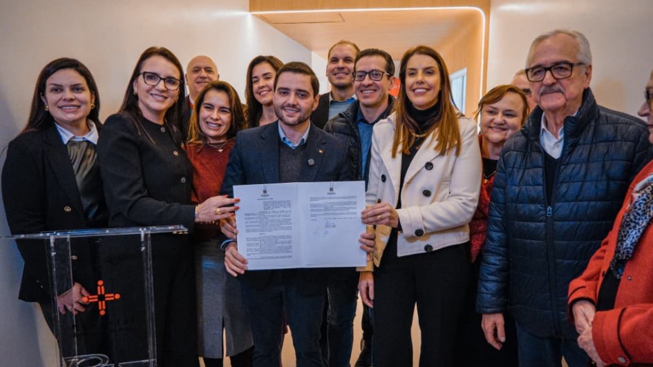 Hospital São Vicente inaugura Centro de Parto Normal e Unidade Neonatal com investimento de R$ 3,9 milhões do Estado