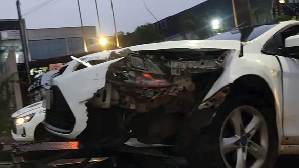 Após sair de casa de entretenimento adulto, motorista embriagado é preso por acidente, resistência e agressão a policiais em Passo Fundo
