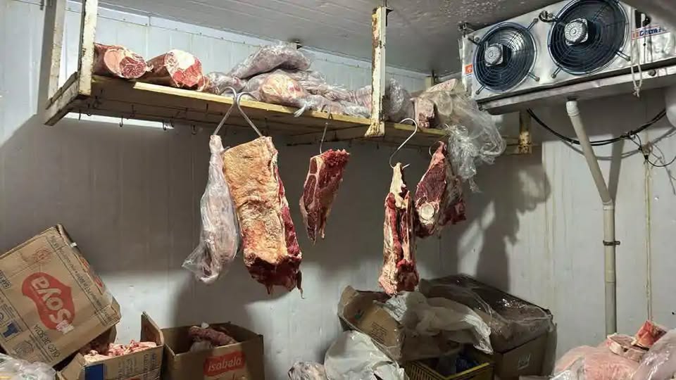 Força-Tarefa apreende 2,2 toneladas de alimentos impróprios para consumo em Constantina