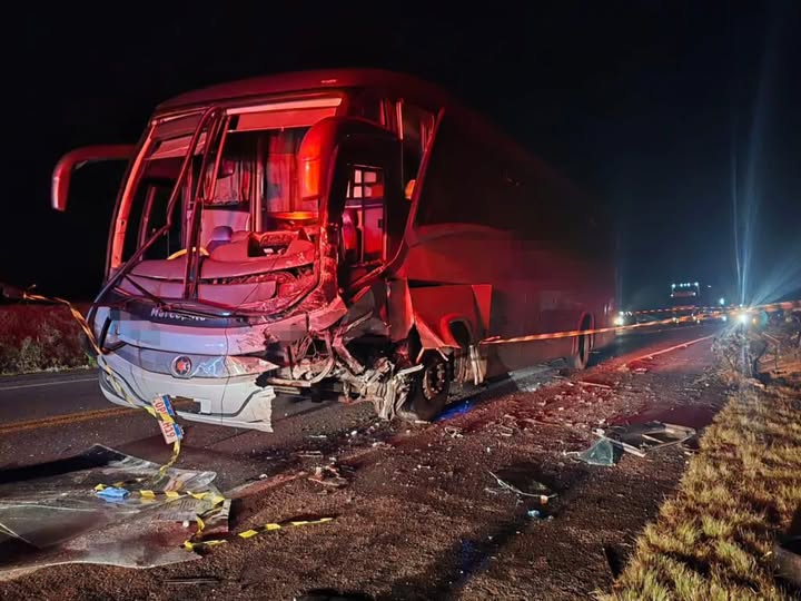Motorista morre após colisão entre ônibus de turismo e SUV na BR-386 entre Carazinho e Sarandi