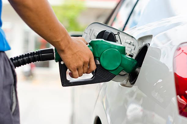 Etanol na gasolina sobe para 32% e governo prevê redução de importações