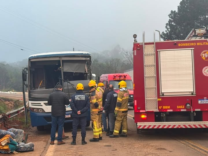 Duas mulheres morrem em colisão entre ônibus e caminhão na RSC-287 em Santa Cruz do Sul