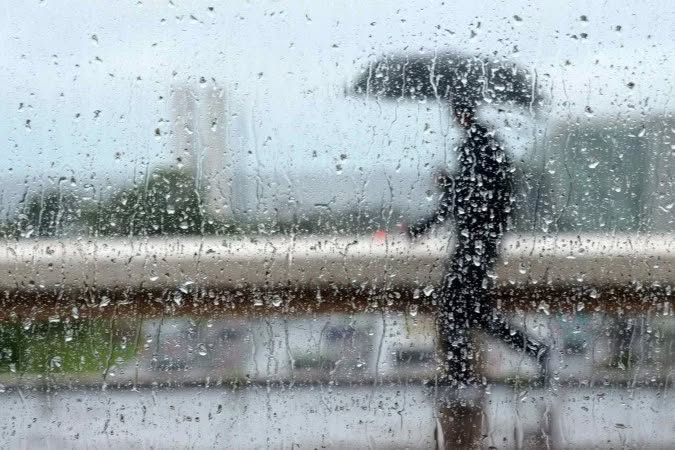 Chuva intensa atinge o Rio Grande do Sul nesta terça-feira com risco de temporais isolados