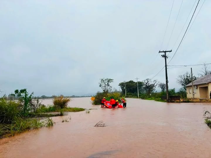 Rio Taquari ultrapassa cota de inundação em Venâncio Aires e bloqueia acessos à Vila Mariante