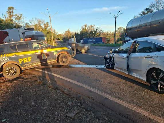 Colisão entre carro e carreta deixa duas pessoas feridas em trevo da BR-285 com a RS-342, em Ijuí