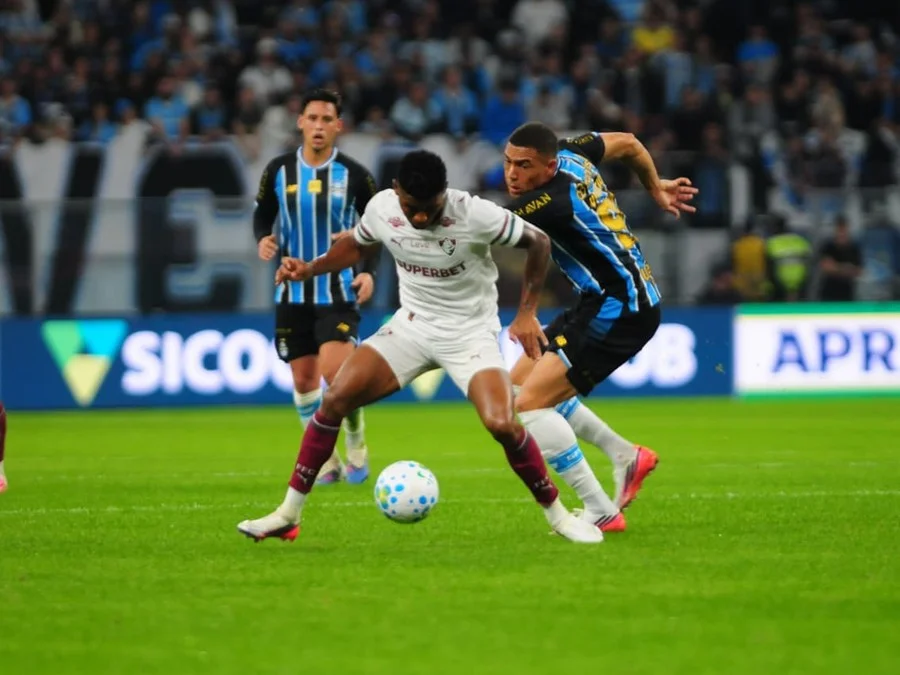 Grêmio busca empate no fim contra o Fluminense, ultrapassa o Inter e deixa a zona de rebaixamento