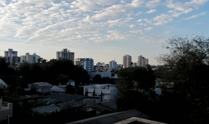 Massa de ar quente eleva temperaturas no Rio Grande do Sul nesta segunda-feira
