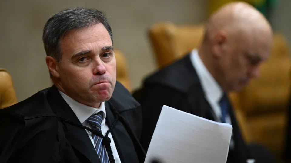André Mendonça contesta decisão de Moraes e pede apuração de possível abuso de autoridade