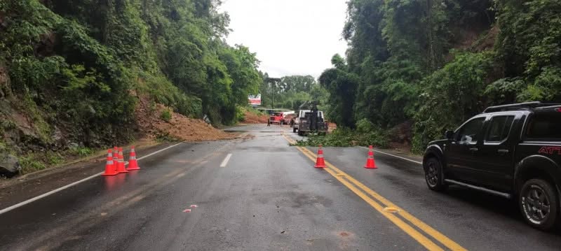 Temporais provocam bloqueios e interdições em rodovias de diversas regiões do Rio Grande do Sul