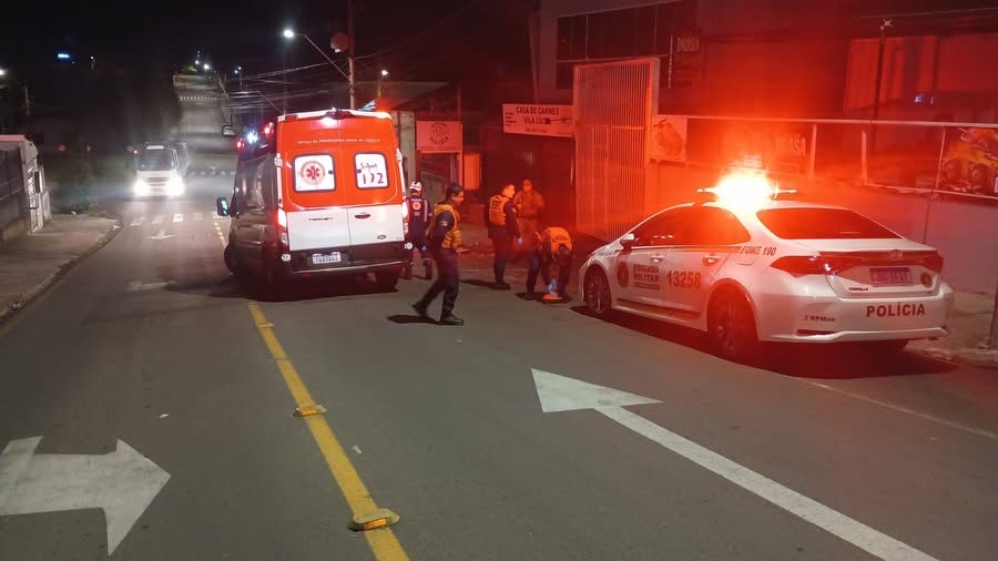 Motociclista morre após perder o controle e colidir contra lixeira em Passo Fundo