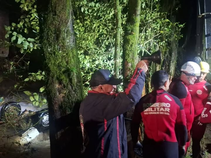 Bombeiros entram no quarto dia de buscas por mulher desaparecida após enxurrada em Caxias do Sul