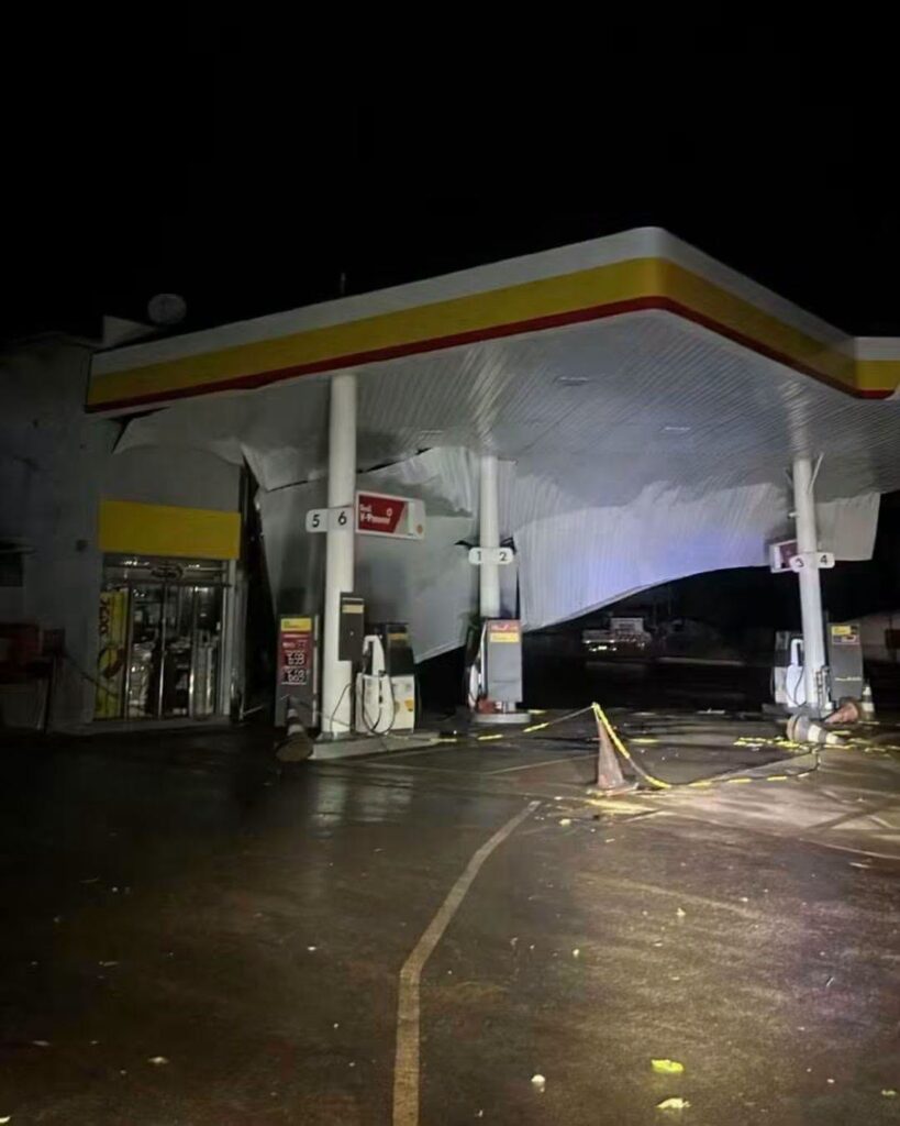 Temporal com vendaval e granizo causa destruição e deixa Santo Antônio das Missões sem energia