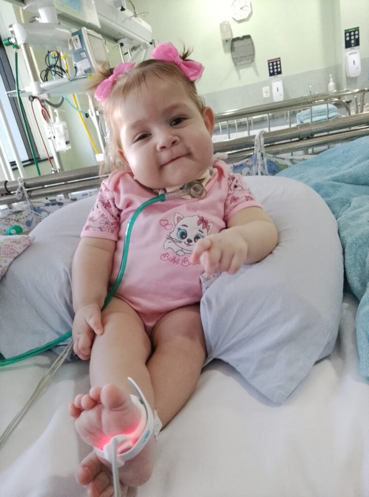 Cruz Alta se une em corrente do bem para ajudar menina de 1 ano em tratamento contra tumor