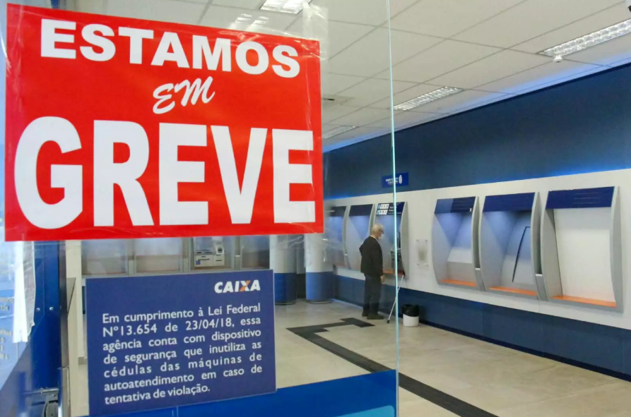 Empregados da Caixa rejeitam proposta e mantêm greve nacional