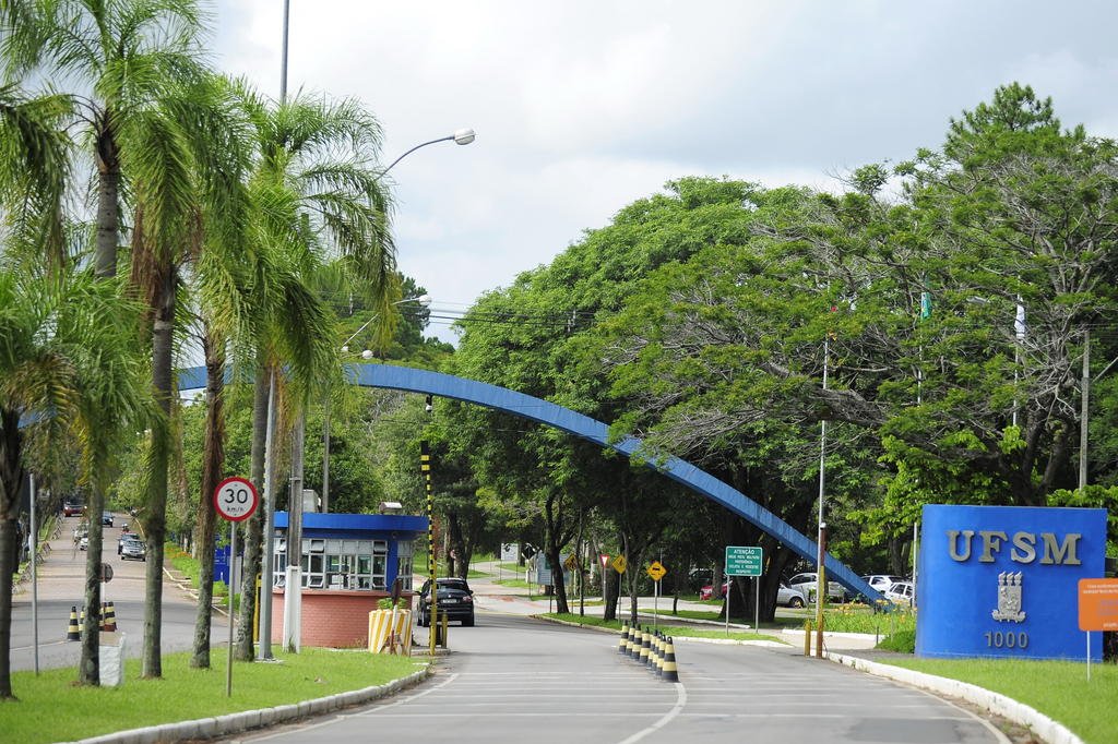 UFSM repudia invasão de Diretório Acadêmico e inscrição de símbolos nazistas no campus