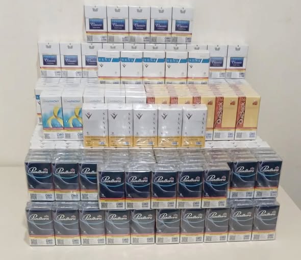 Brigada Militar apreende 520 maços de cigarros e prende homem durante abordagem em Colorado
