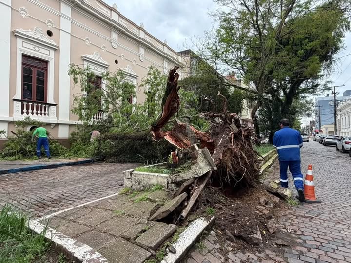 Temporais deixam mais de 10 mil pessoas afetadas e provocam estragos em 13 municípios do RS