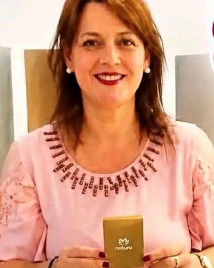 Mulher de 55 anos morre após carro sair da pista e bater contra árvore na RSC-377