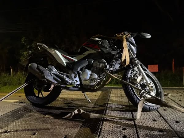 Motociclista de 40 anos morre após acidente contra pilar de concreto em Cruz Alta