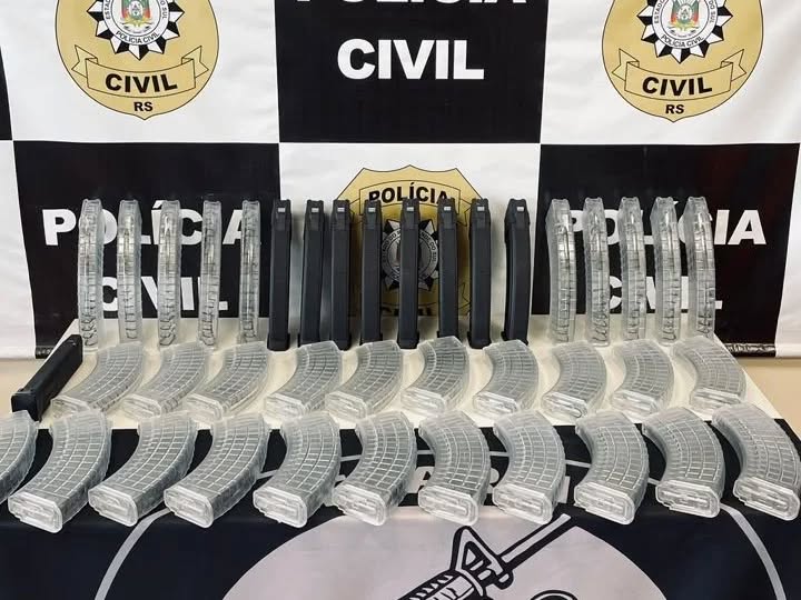 Polícia Civil apreende 40 carregadores de fuzis AK-47 que seriam enviados de Santa Rosa à Rocinha, no Rio de Janeiro